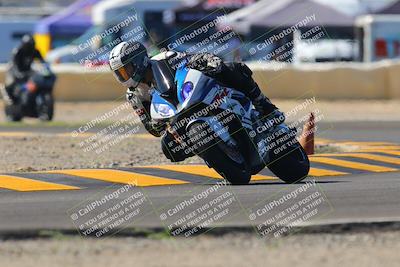 media/Oct-09-2022-SoCal Trackdays (Sun) [[95640aeeb6]]/Turn 2 (1110am)/